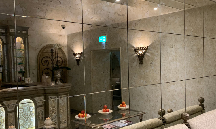 illuminated mirror