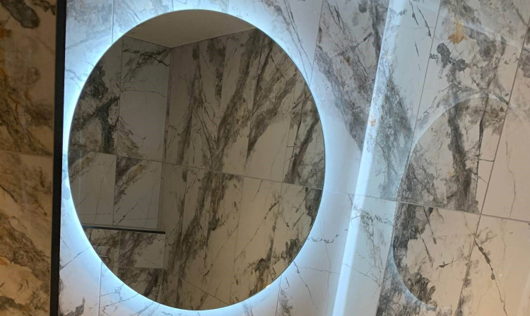 illuminated mirror